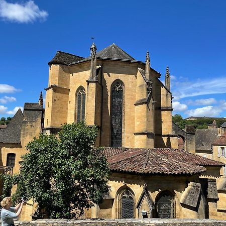 Au Coeur Du Centre Historique De Sarlat Appartement Buitenkant foto