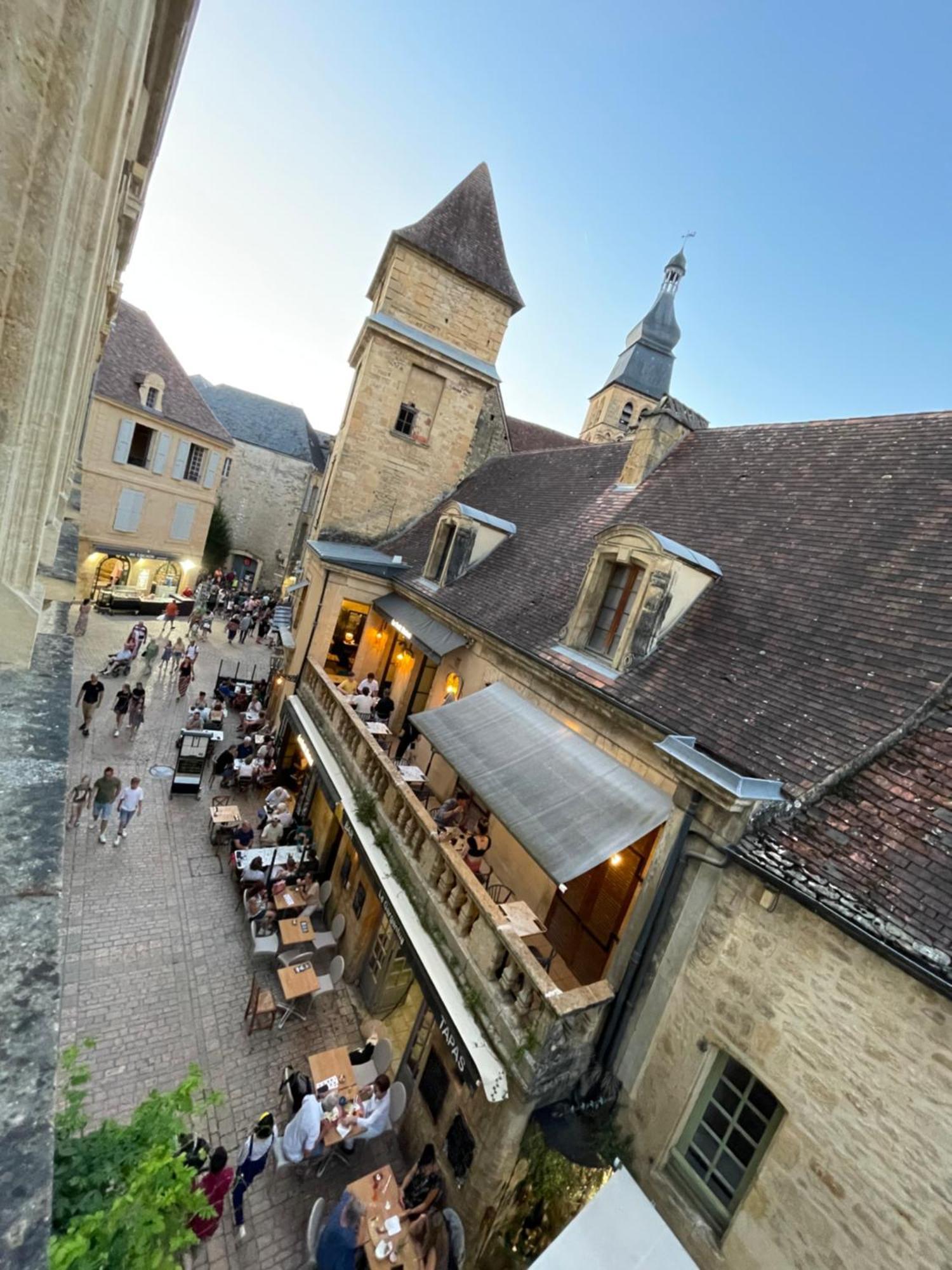 Au Coeur Du Centre Historique De Sarlat Appartement Buitenkant foto