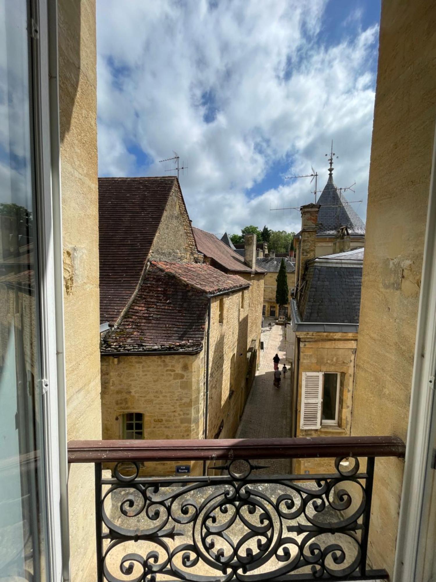 Au Coeur Du Centre Historique De Sarlat Appartement Buitenkant foto