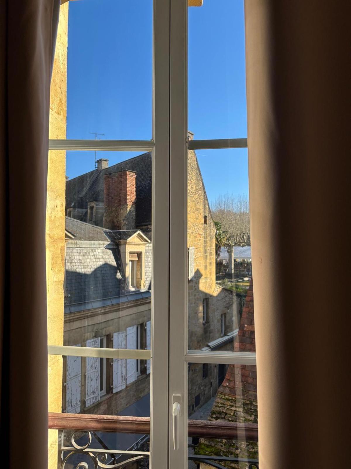 Au Coeur Du Centre Historique De Sarlat Appartement Buitenkant foto